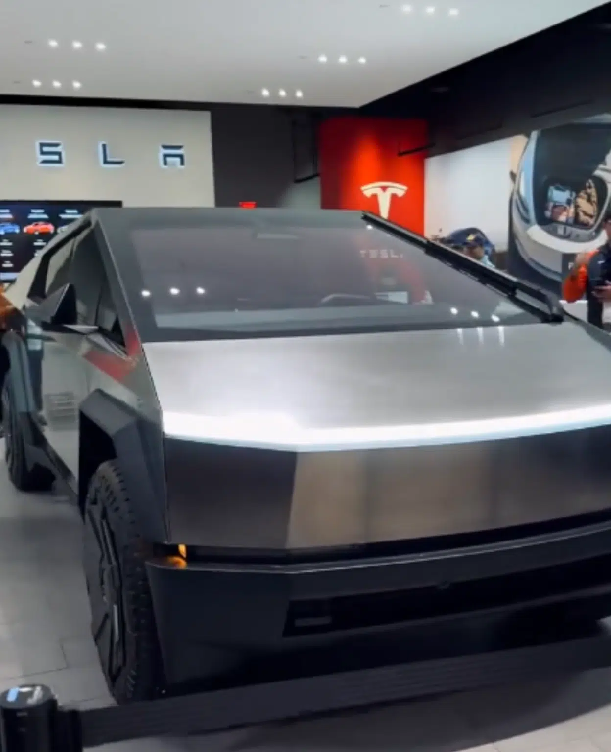 Tesla Finally Reveals Cybertruck Payload And Towing Capacity