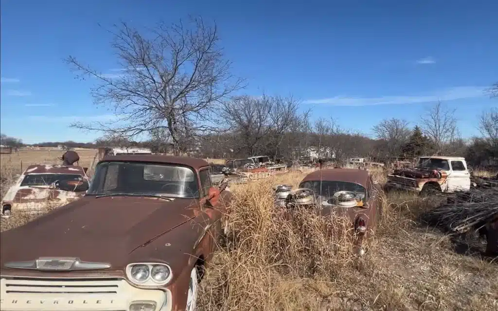 Over 100 classic cars discovered rotting in Texas, including a piece of US history