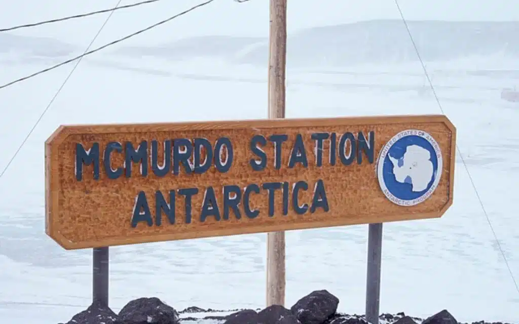 New Zealand Air Force pulled off a heroic rescue of three Americans from Antarctica's McMurdo Station