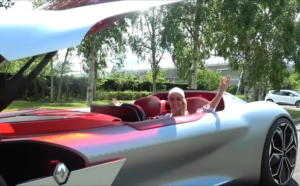 The 2016 vs 2026 trend is all over social media and so if you happened to attend the Paris Motor Show exactly 10 years ago, you'd have seen the Renault Trezor