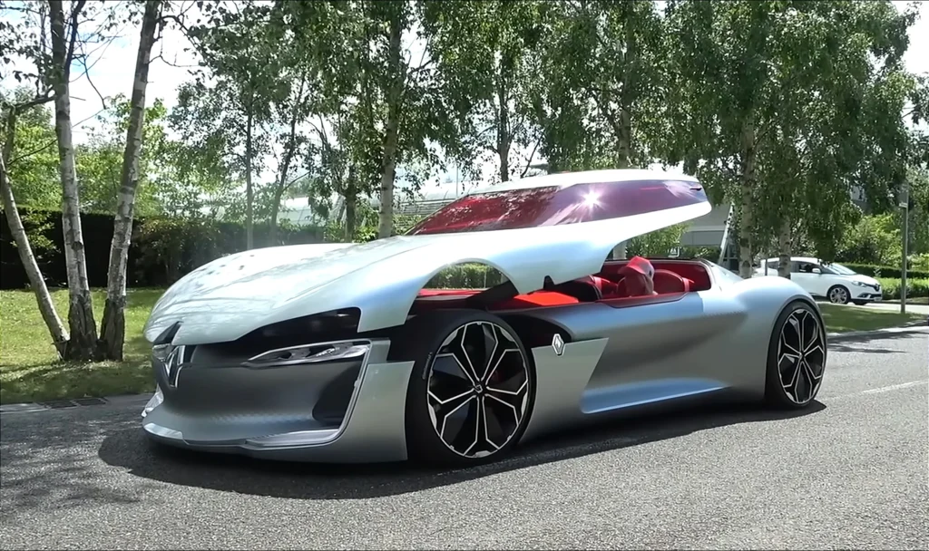 The 2016 vs 2026 trend is all over social media and so if you happened to attend the Paris Motor Show exactly 10 years ago, you'd have seen the Renault Trezor