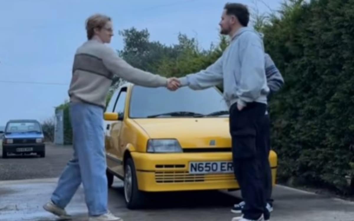 Guys buy the iconic Fiat Cinquecento from The Inbetweeners and it immediately lives up to its reputation