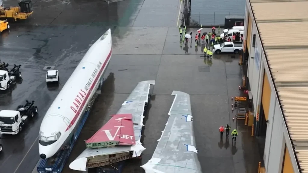 New South Wales welcomes Qantas Boeing 707 once owned by John Travolta 