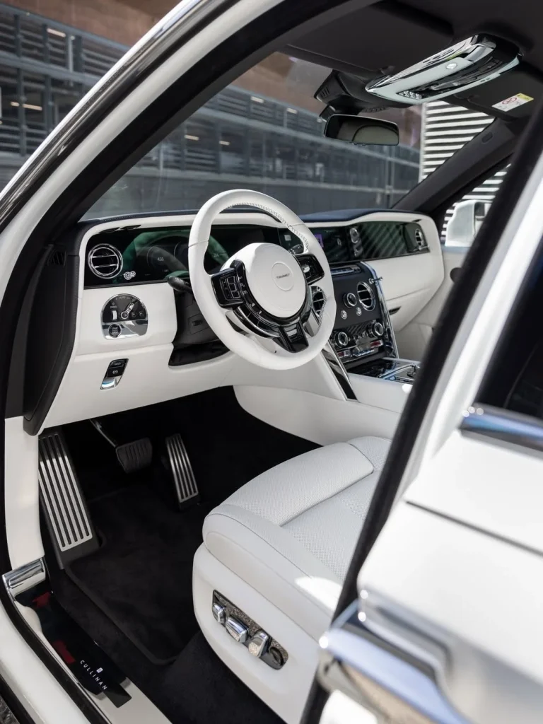 The Rolls-Royce Cullinan isn't the world's most discreet car, but it still lends itself particularly well to extreme customization