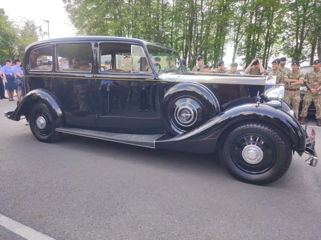 Richard Hammond incredibly restores 1930s Rolls-Royce before returning it to museum