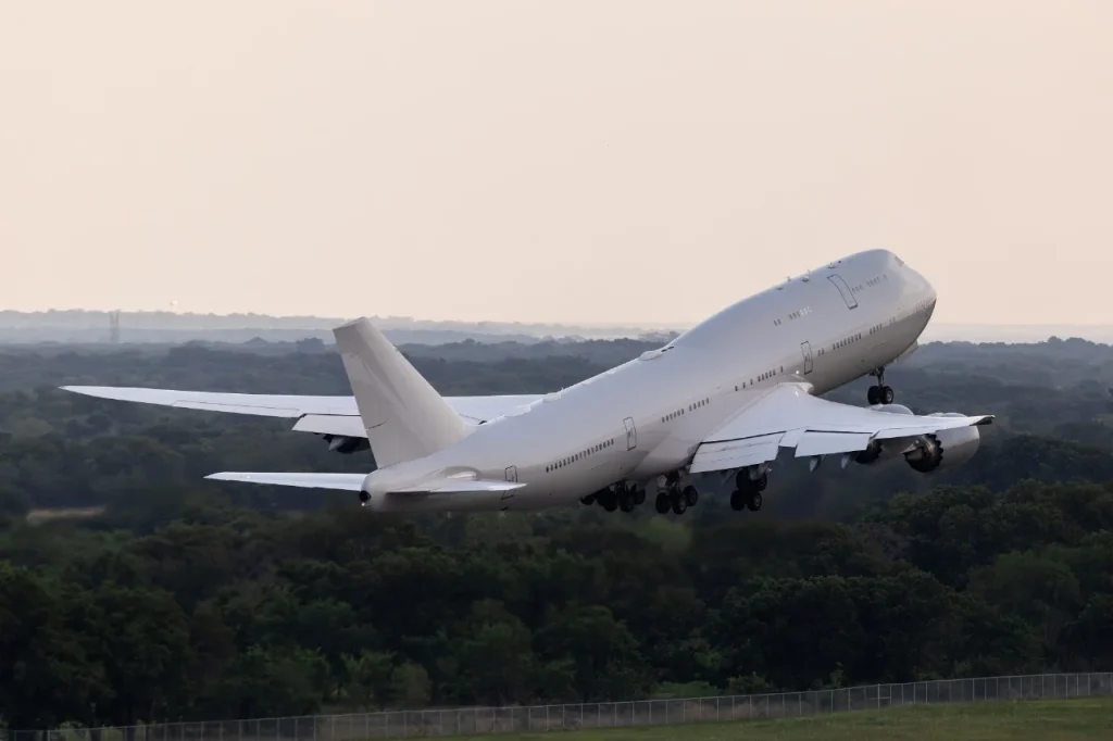 The US Air Force turned a Qatar's royal Boeing 747 into the new Air Force One