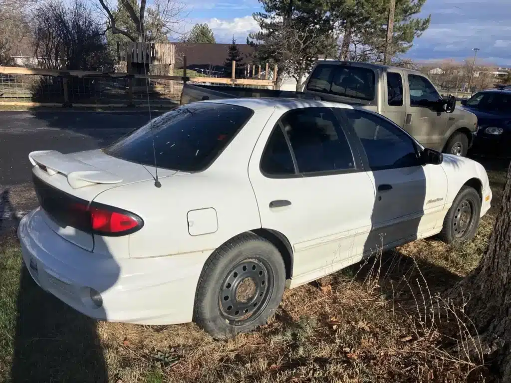 The-cheapest-car-on-eBay-is-a-Pontiac-Sunfire-SE-on-sale-for-500-in-the-US