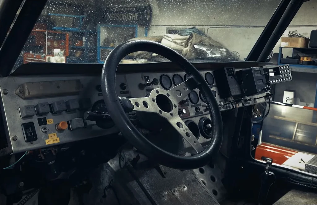 The classic beauty you see here is the Dakar-winning Mitsubishi Pajero from exactly 40 years ago, and its life hasn't been easy