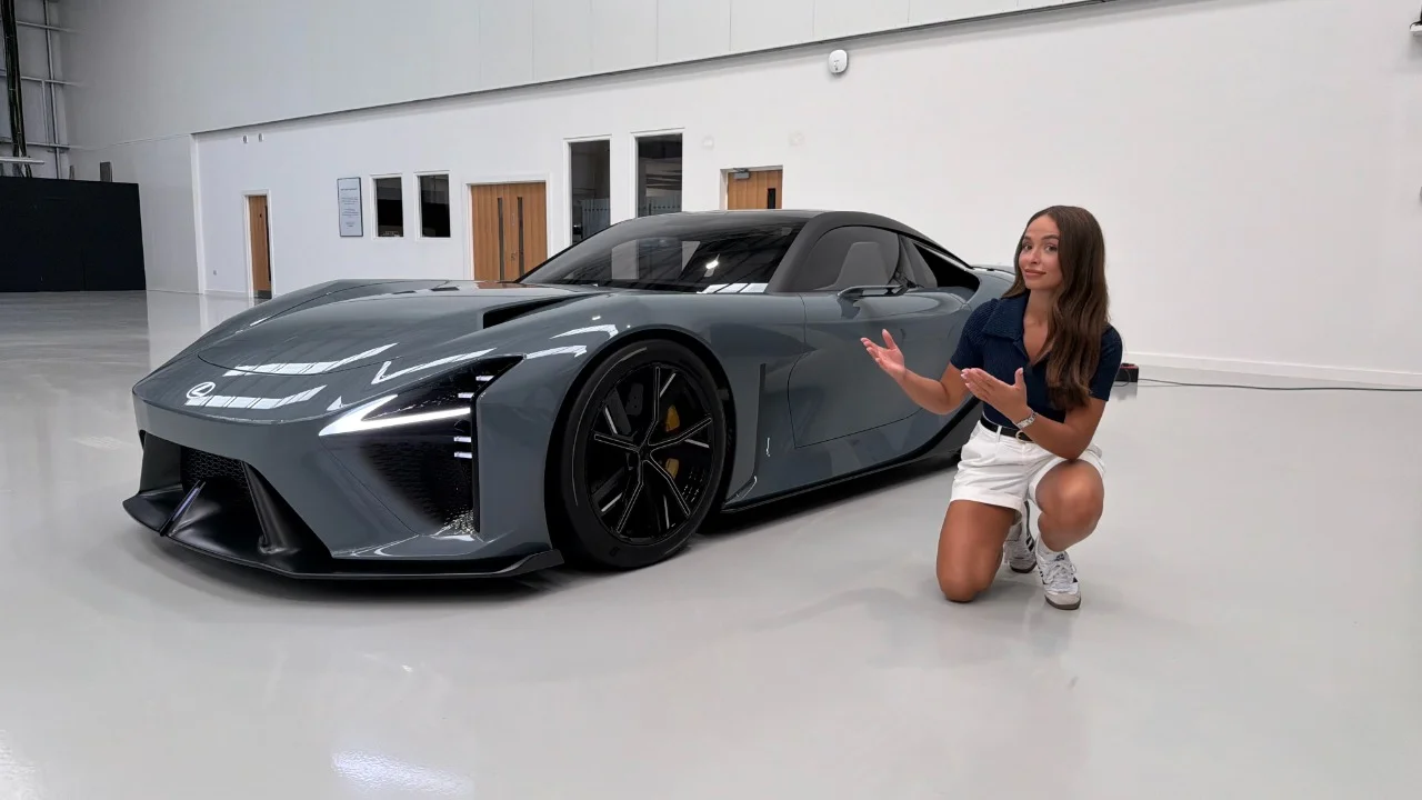 We got to see the exquisite new Lexus LFA and this is what makes it different from the older version