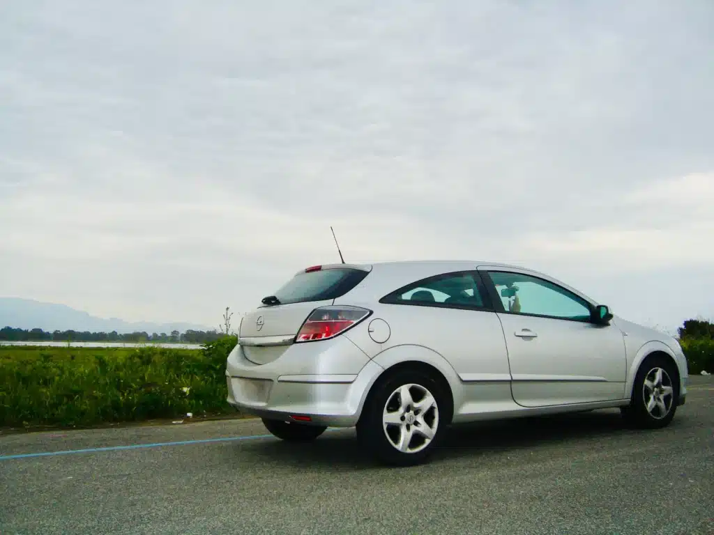 The owner of a diesel Opel Astra decided to drive as far as the car would go on a single diesel tank