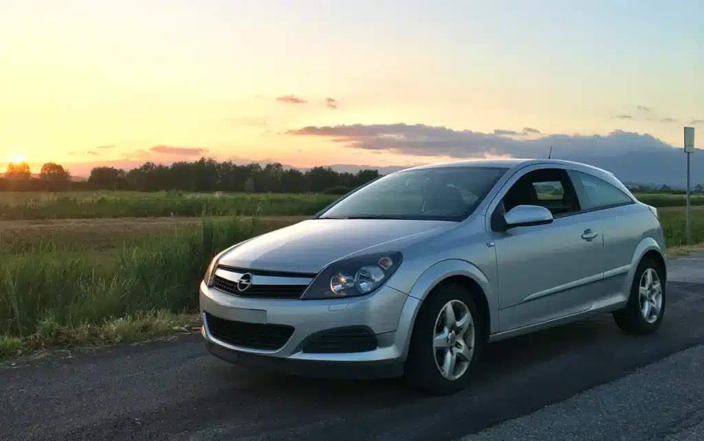 The owner of a diesel Opel Astra decided to drive as far as the car would go on a single diesel tank