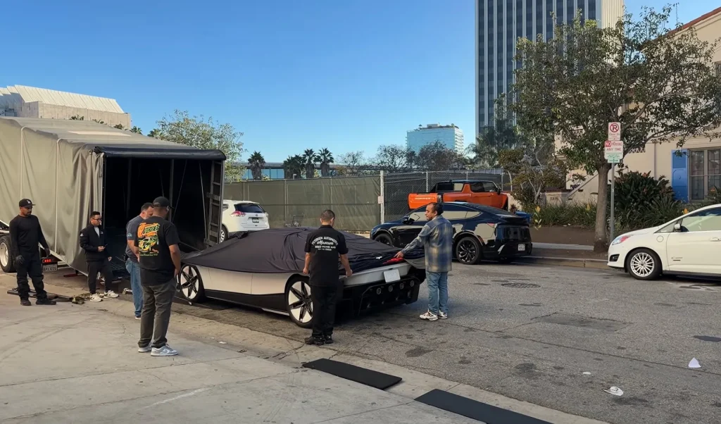 The world's first Tesla Roadster was just delivered, but you'll never guess the new 'owner' lead