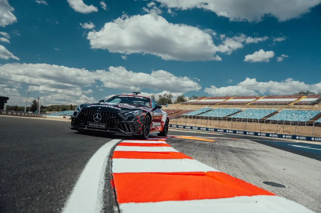 There's a new Mercedes F1 Safety Car in town, and it looks great