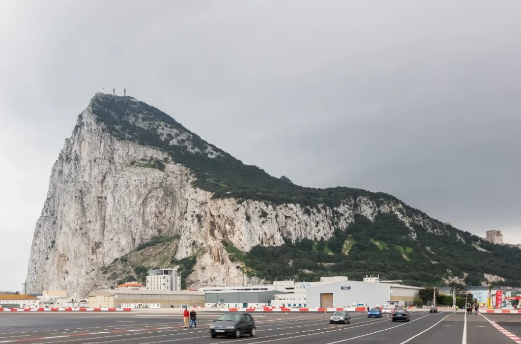 There's an airport that's so surreal it forces drivers to look for oncoming plane traffic and vice versa