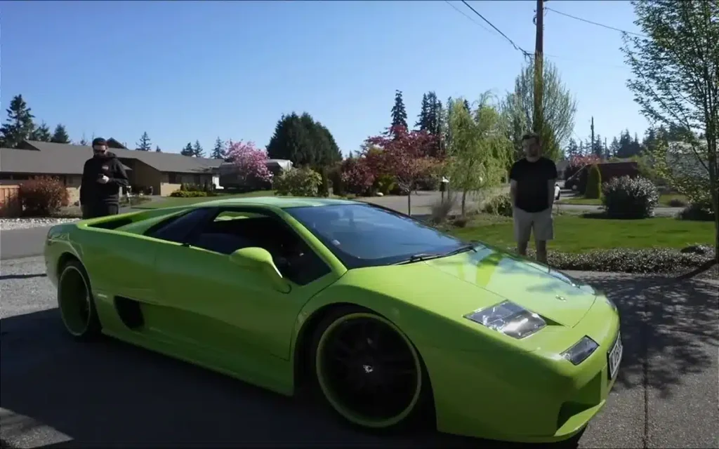 These guys flew to Seattle to buy a fake Lamborghini Diablo they found on Craigslist but what really shocked them was the state of the car main
