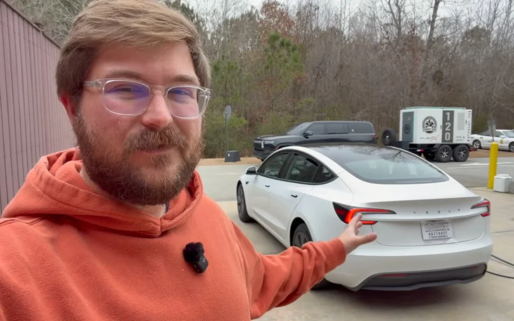 These guys from Colorado did something most of us wouldn't have the courage to do and kept on driving their Tesla Model 3 (on FSD) on an empty tank for miles