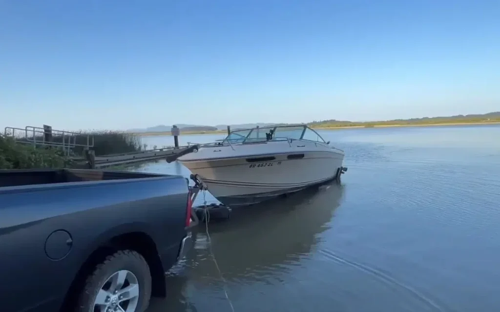 These guys from Oregon found a speedboat on Facebook Marketplace for just $250 (1)