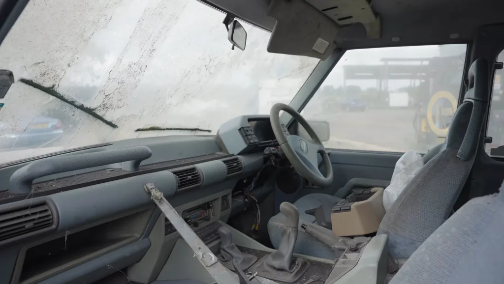 These guys managed to save an original 1989 Land Rover Discovery 1 that spent who knows how long abandoned in a barn