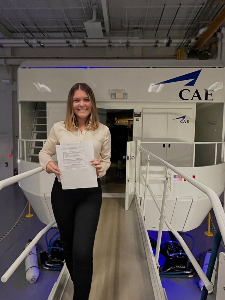 23-year-old private jet pilot Eva Lucas reveals truth about her job