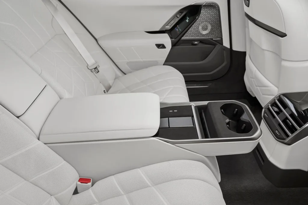 This BMW 7 Series looks absolutely stock, but it isn't