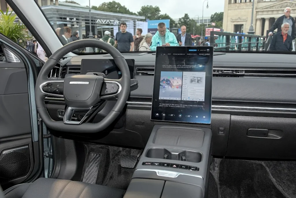Some people call it the 'Temu Range Rover' but the truth is the Jaecoo 7 outsold Tesla to become the best-selling car in the UK in September 2026