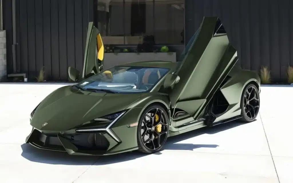 This Lamborghini Revuelto is finished in Satin Army Green and the internet is going crazy
