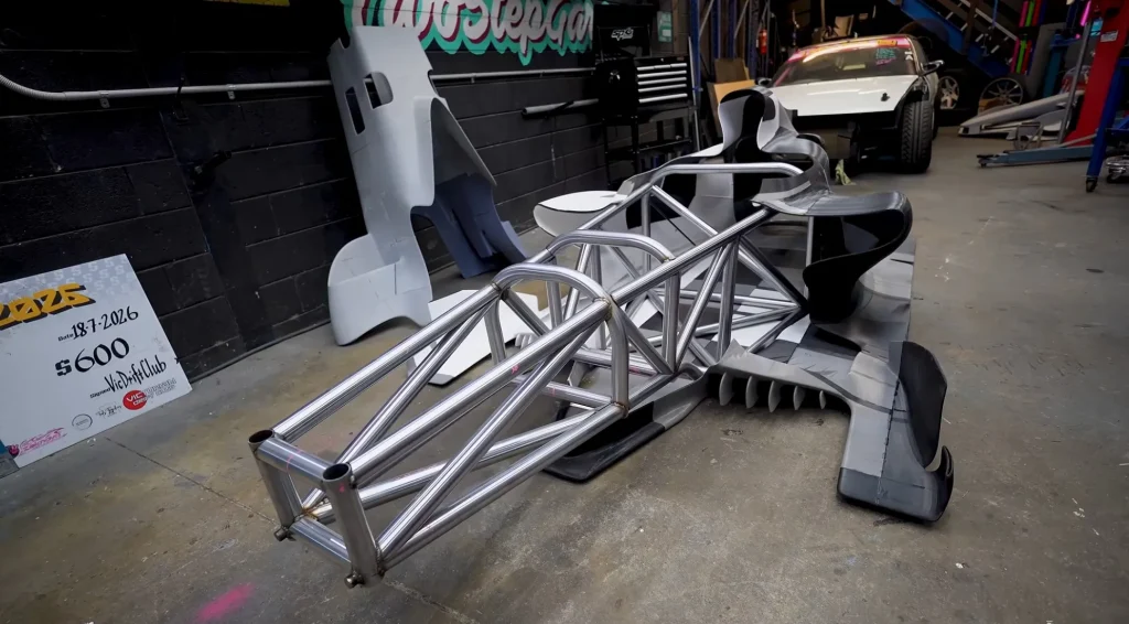 This YouTuber built an entire F1 car using a 3D-printer, and the result is pretty spectacular