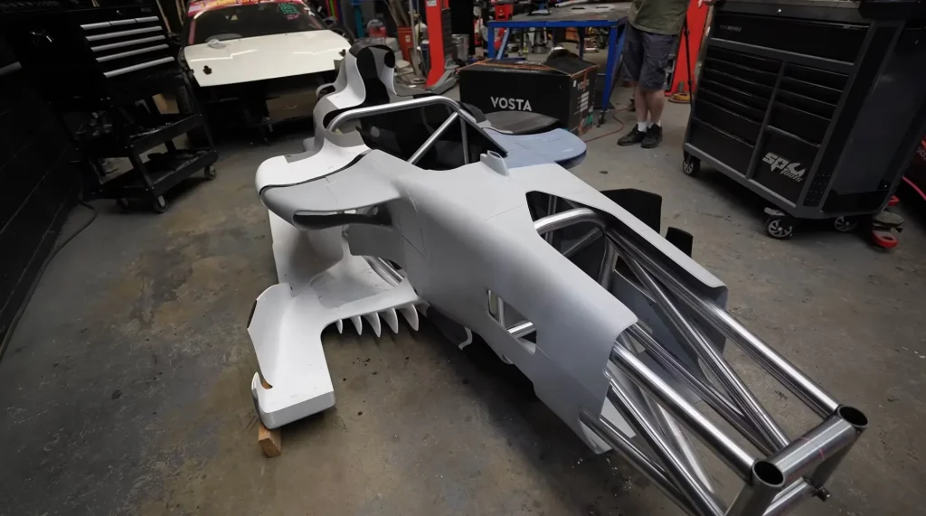 This YouTuber built an entire F1 car using a 3D-printer, and the result is pretty spectacular