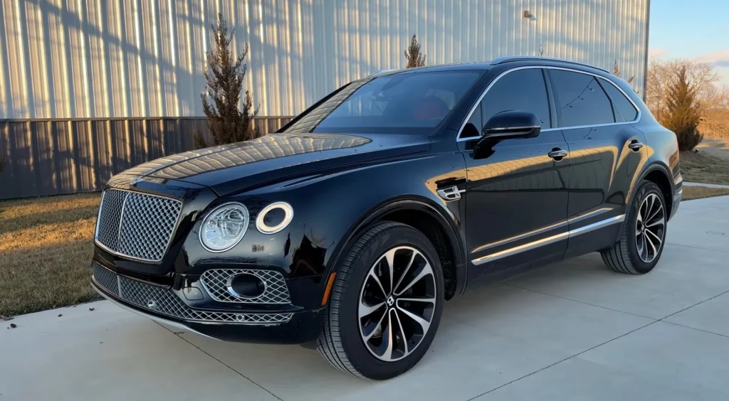 This YouTuber in the US bought a used Bentley Bentayga W12 that is, in his own words, potentially capable of bankrupting him