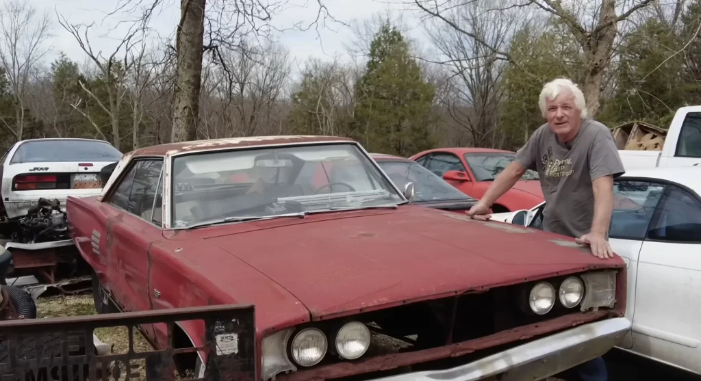 This YouTuber struck gold after finding a Plymouth Hemi Cuda and a Dodge Hemi Coronet in the same barn in Missouri 