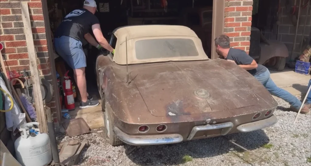 This family in Ohio decided to restore an amazing 1962&nbsp;Chevrolet&nbsp;Corvette after over 50 years