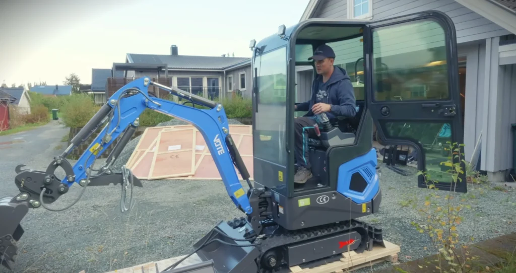 This guy from Norway bought a mini excavator from Alibaba, sight unseen, for what is possibly the most logical reason ever