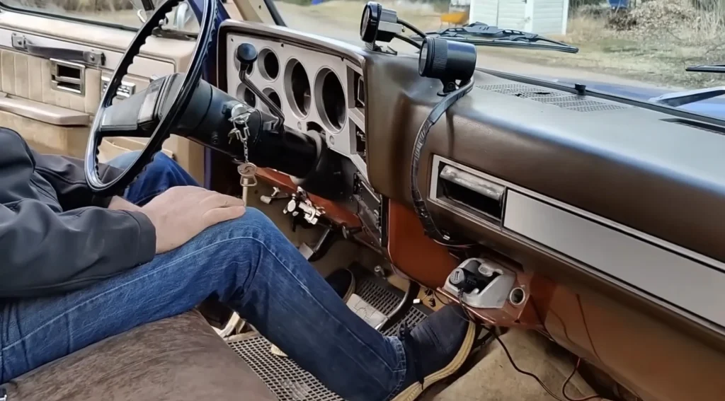 This guy has been running his 1983 Chevrolet truck without gasoline for over 100,000 kilometers