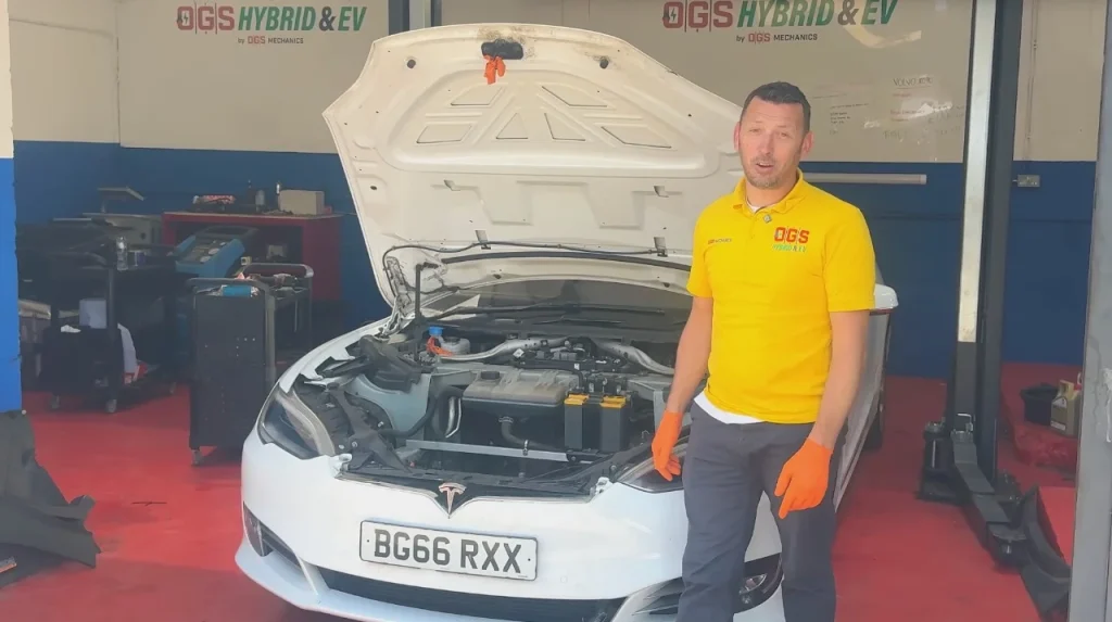 This guy in the UK spent around $6,000 to buy a non-running Tesla Model S 70D, and things were even worse than expected