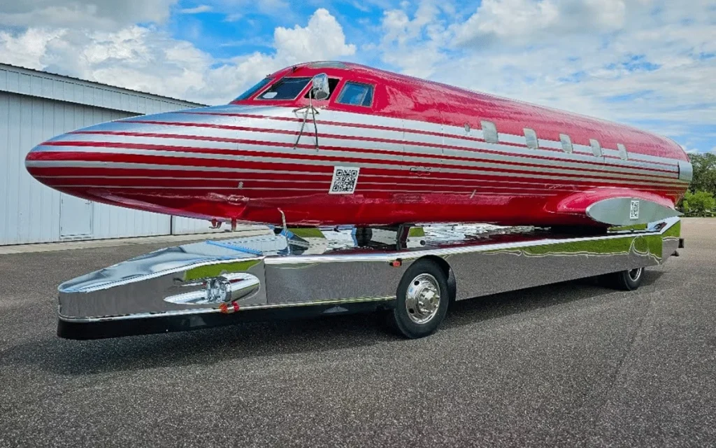This guy is trying to restore an abandoned yacht that was once used by Frank Sinatra, but that's going to be a very high mountain to climb
