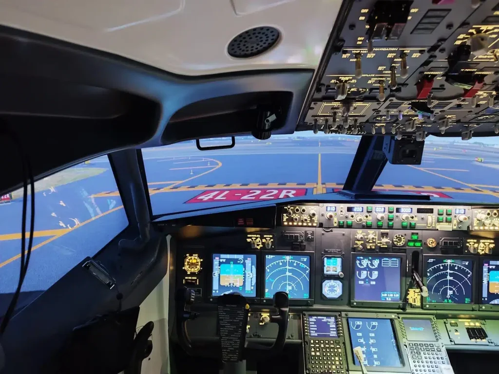 This guy spent years building his own DIY Boeing 737 flight simulator, and it's genuinely unbelievable