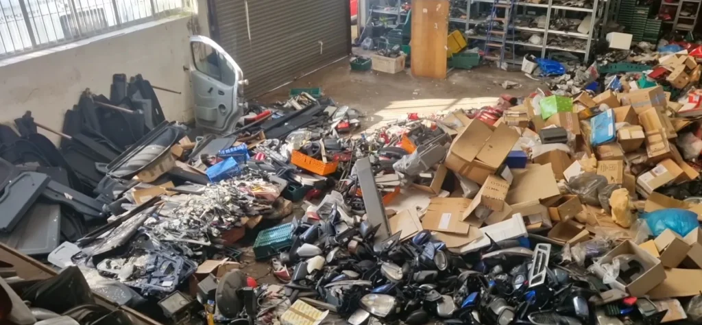 This guy struck gold when he bought an entire warehouse full of car parts for a ridiculously low amount of cash, and the reason behind this is so banal it's almost crazy