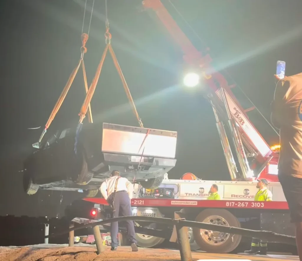 This guy took his Tesla Cybertruck for a swim in Texas, but he's probably regretting that now