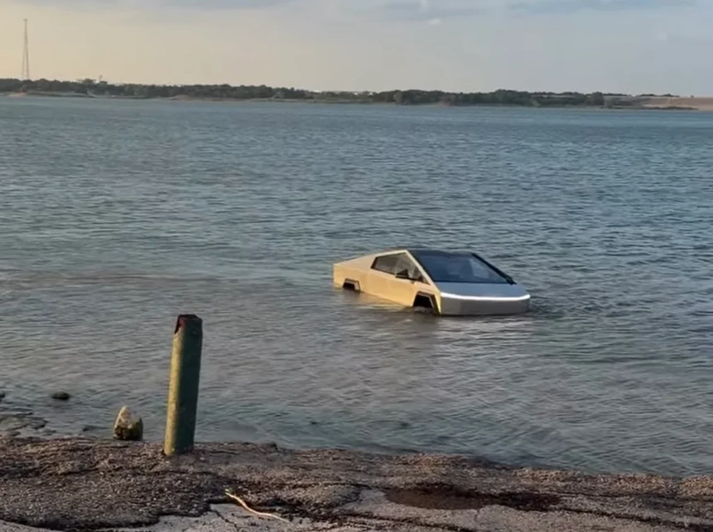 This guy took his Tesla Cybertruck for a swim in Texas, but he's probably regretting that now