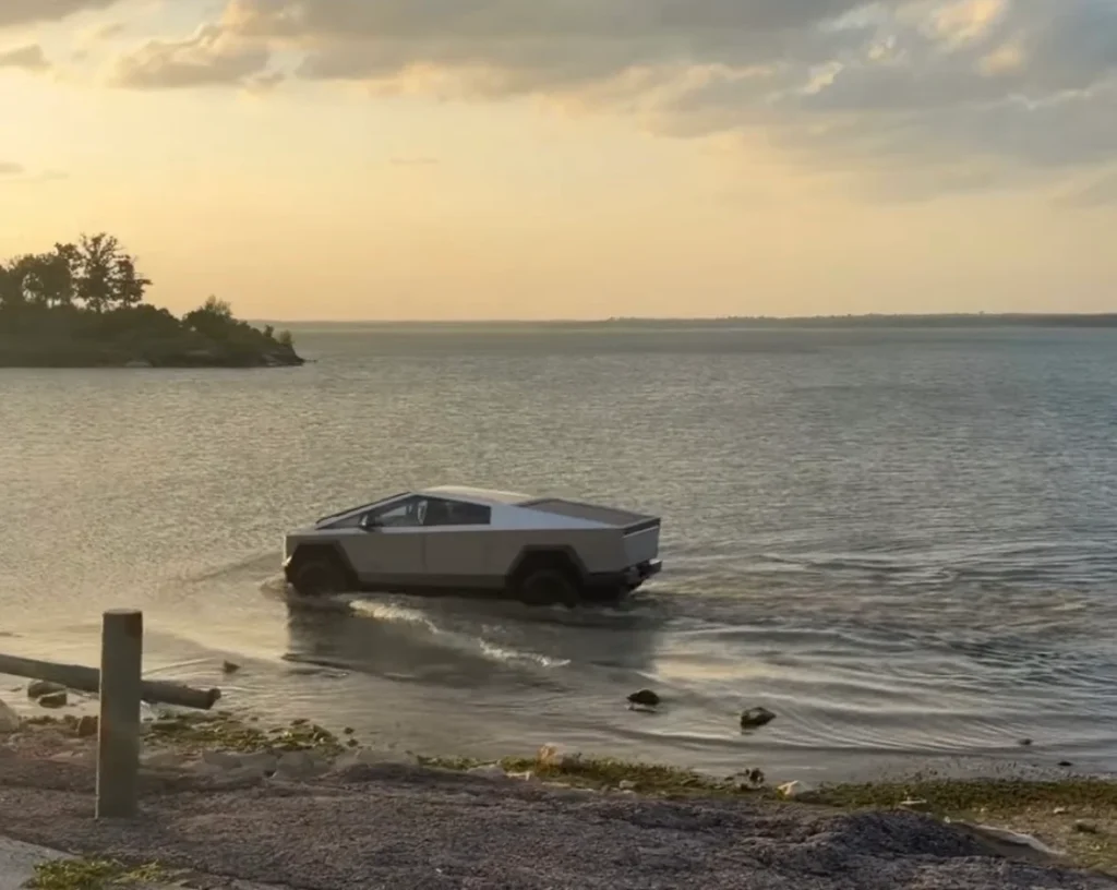 This guy took his Tesla Cybertruck for a swim in Texas, but he's probably regretting that now