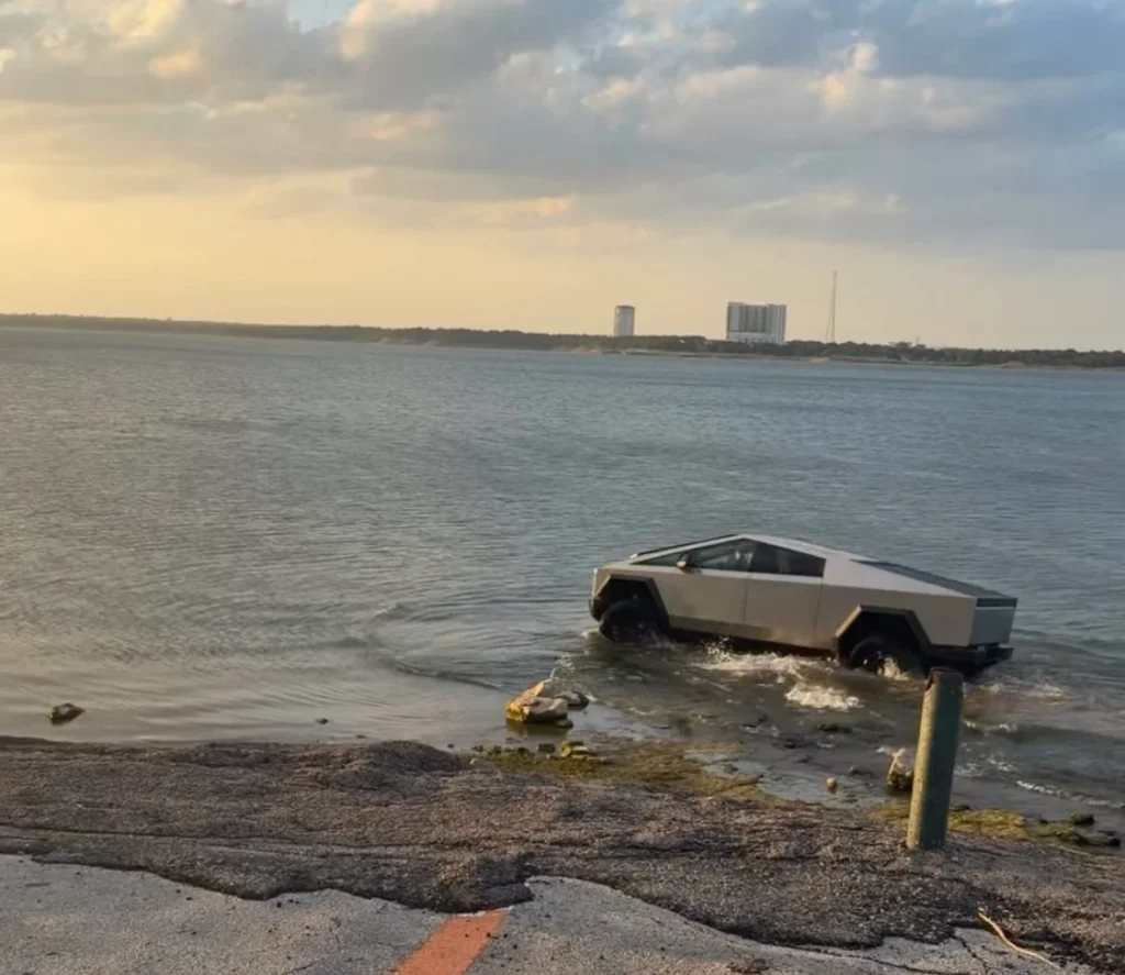 This guy took his Tesla Cybertruck for a swim in Texas, but he's probably regretting that now