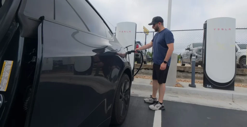 This guy tried driving his Tesla on FSD across the East Coast of America and didn't go as planned