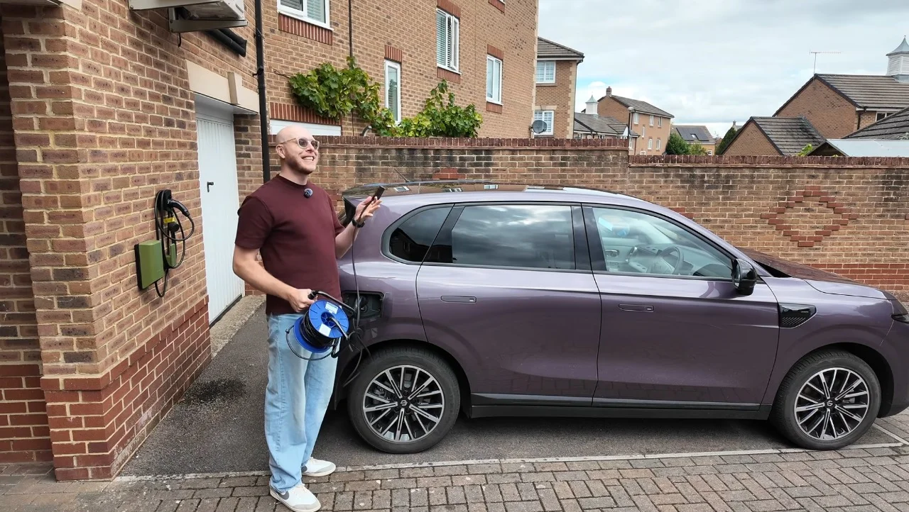 Man spends 24 hours with his home only being powered by his EV and shares how viable it is at the end of it