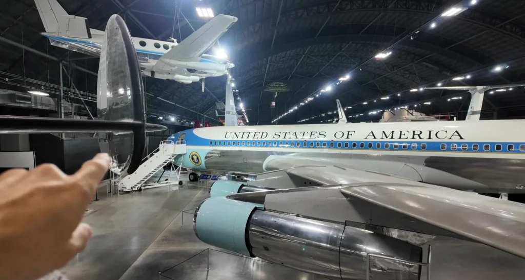 This guy visited one the largest US Air Force museums in the country, in Ohio, to have a closer look at Air Force One