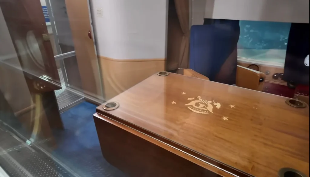 This guy visited one the largest US Air Force museums in the country, in Ohio, to have a closer look at Air Force One