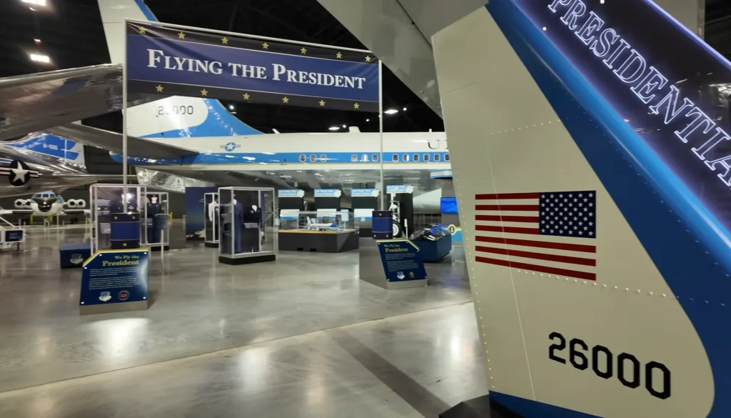 This guy visited one the largest US Air Force museums in the country, in Ohio, to have a closer look at Air Force One