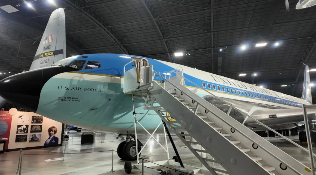 This guy visited one the largest US Air Force museums in the country, in Ohio, to have a closer look at Air Force One