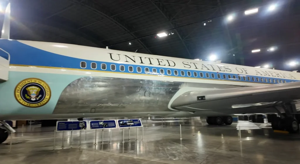 This guy visited one the largest US Air Force museums in the country, in Ohio, to have a closer look at Air Force One