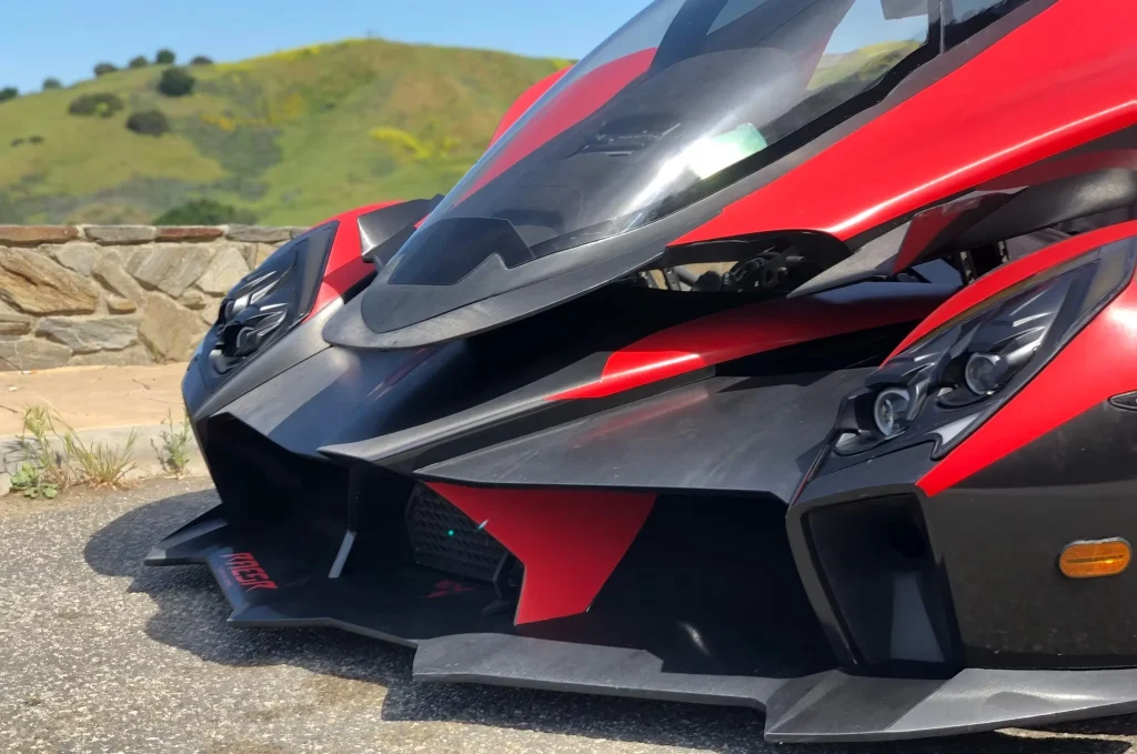 This guy was in Miami when he spotted a hypercar that looked like it came out of a Gran Turismo video game or a simulation