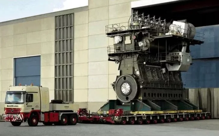 This is possibly the world's largest engine - powerful enough to proper a cargo ship - and it's roughly the size of a basketball court